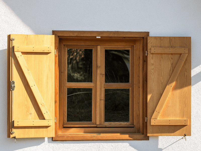 Volets peints avec SYLVALasure transparente